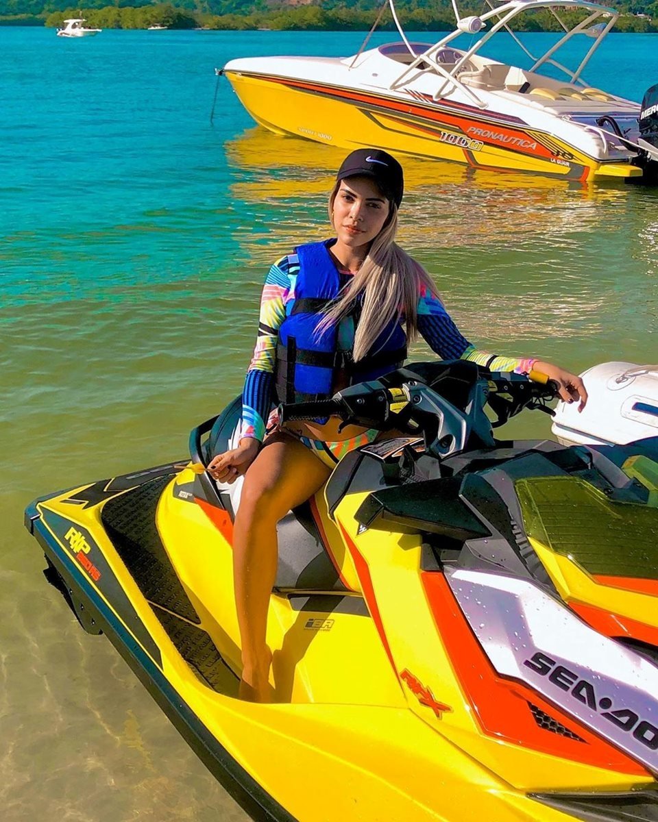 g0negirl from City of Bristol,United Kingdom